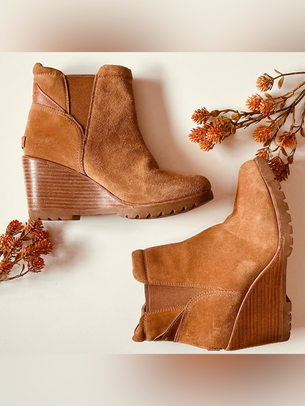 Sorel After Hours Suede Chelsea Booties Sz 9